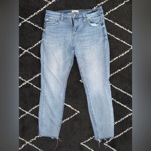 ⚽️3/$45 
Pistola distressed hem jeans